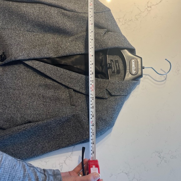 R and W women’s woven blazer. - Picture 6 of 7